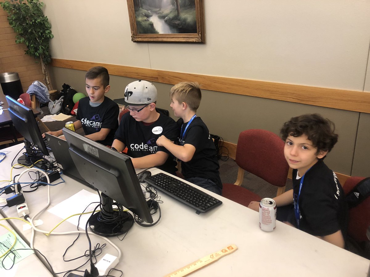 daldixon9's tweet image. @Redmtelementary Students working hard #bringyourgenius2018 #codecamp2018 @codeclubedu @SherriLords @hmorse13 @washk12
