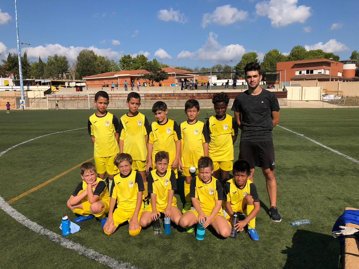 BENJAMÍN/

MAS PELLICER 2
UD SAN SALVADOR 6

Habla el míster : "Desde mi punto de vista hemos sido muy superiores en todo el partido, cada día que pasa los chavales mejoran tanto técnicamente como tácticamente gracias a los entrenos y estoy muy orgulloso de todos.
