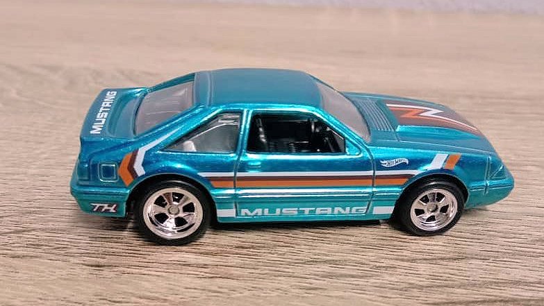 hot wheels 92 ford mustang treasure hunt