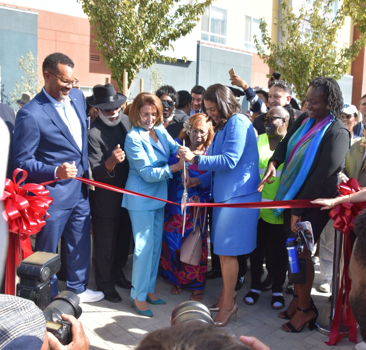 SFOCII's tweet image. A week ago we celebrated the Grand Opening of 306 new 100% affordable homes at the renewed Alice Griffith. The community will continue to anchor Candlestick Point for generations to come.