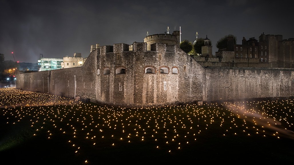 Handlers have paid their respects whilst visiting Beyond the Deepening Shadow @TowerOfLondon #TowerRemembers