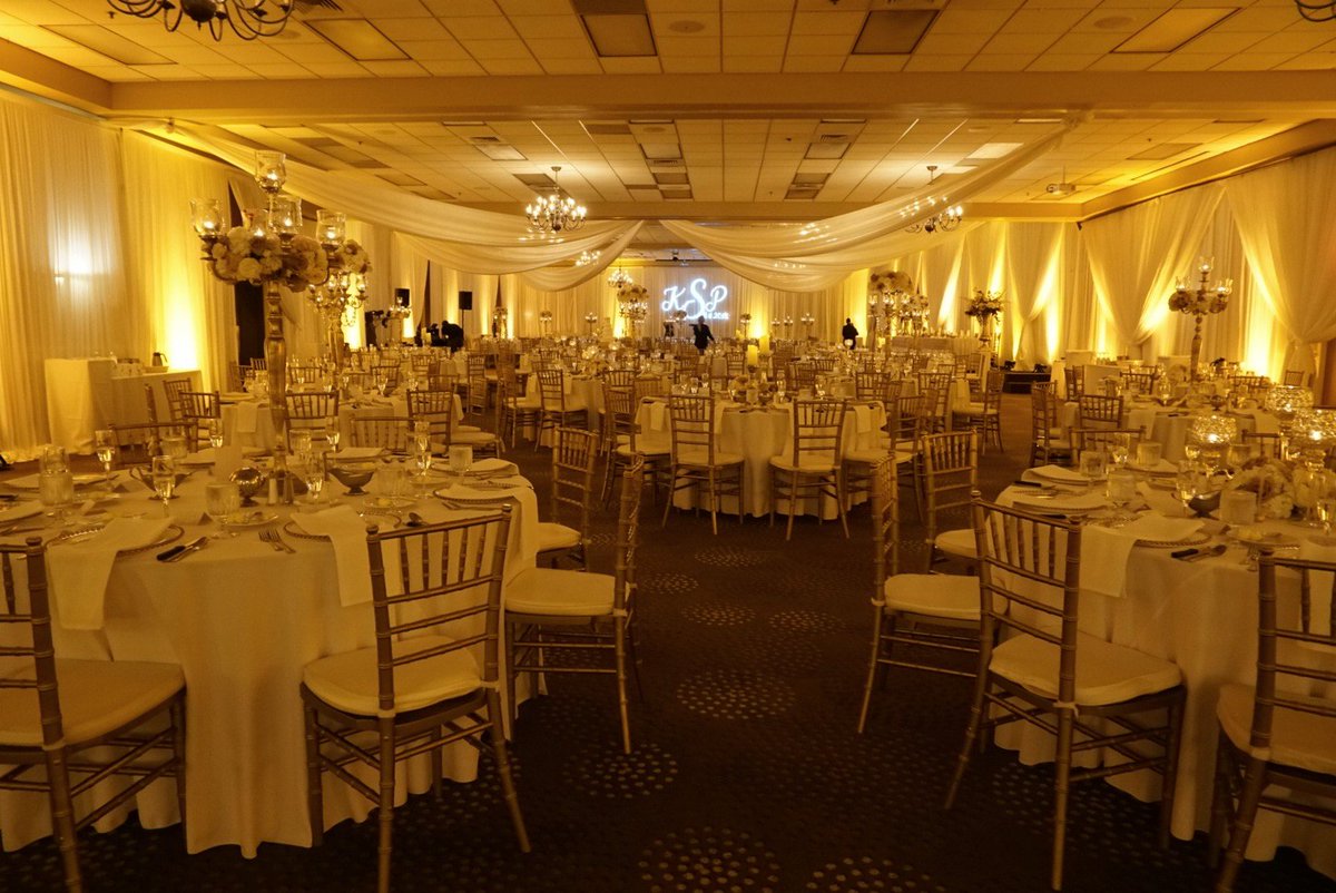 PPPalaceRentals's tweet photo. Chairs, Tablecloths, Up Lighting, Gobo Light, Wall Draping, Swag Wall Draping & Ceiling Draping for Wedding Reception 8.11.2018 Bloomington DoubleTree Hotel and Conference Center!! #palaceevent #weddingreception #doubletree #chairs #tablecloths #indooruplighting #gobolight https://t.co/NUX2sfOPpd