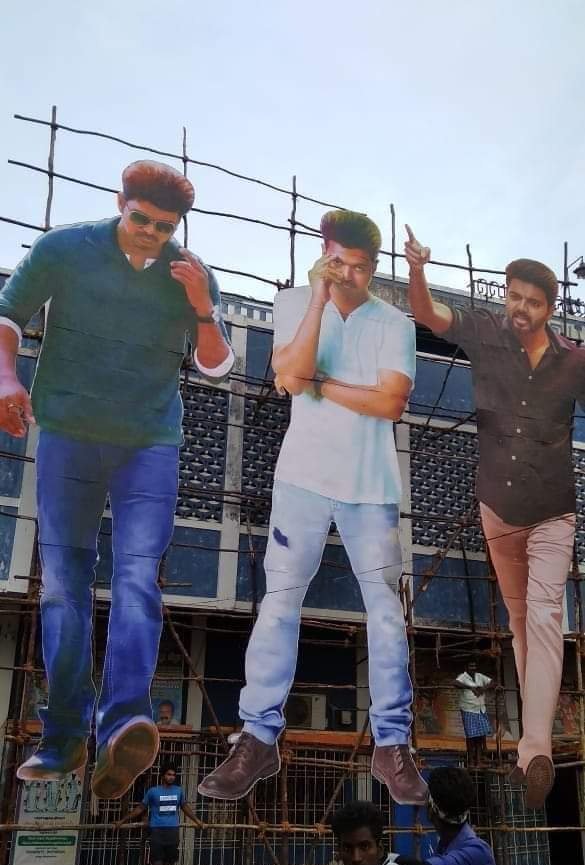 itsme_nalini's tweet photo. Oru padatula kelvi ketataye unganala porutuka mudilana, ungala mari aalkitta nerla vantu kelvi keta neenga ennaya seivinga?ittana varusham suthantiram petru jananayaga aatchinu perumaiya solringale,athu ithuthana?Shame👎
#SarkarVsTNSarkar
#ISupportSARKAR
#PeoplesFavSARKAR
#Sarkar https://t.co/WGwPOfbJ0e