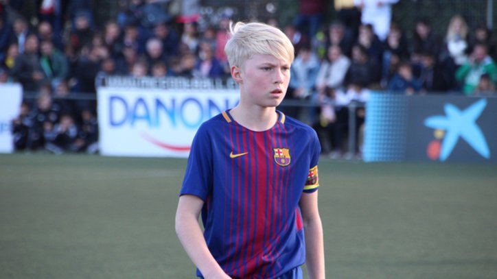 The story of the Gudjohnsen family has only just started, however. Eidur's oldest son, Sveinn Aron, plays for Spezia in Serie B. 16-year old Andri Lucas Gudjohnsen signed for Real Madrid last summer, while youngest son, Daniel Tristan Gudjohnsen is playing for Barcelona's youths!