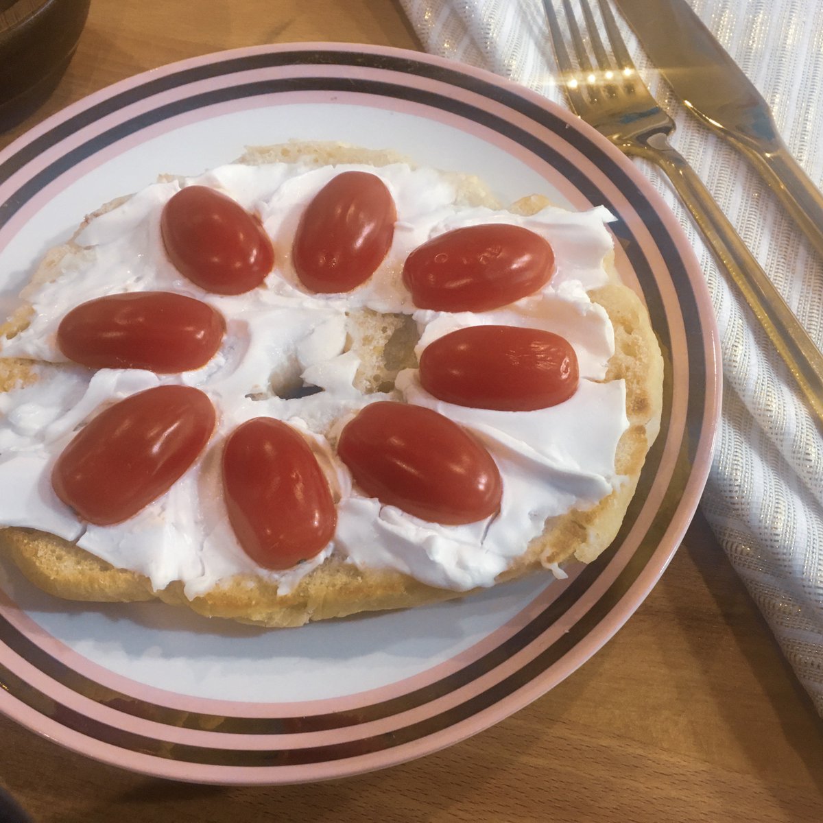 AForkfulLife's tweet photo. #Breakfast of a home made #bagel with @tofuttibrands #creamcheese and grape tomatoes. https://t.co/8n5D4PqumD