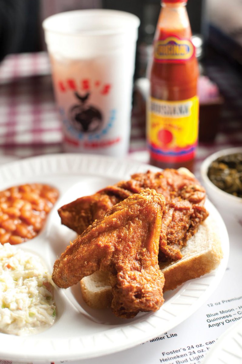 Besides serving her own decadent version at @willajeannola, @chefkellyfields is a veritable encyclopedia of fried chicken haunts. We asked her to dish on some of her favorites: bit.ly/2dsb6tI