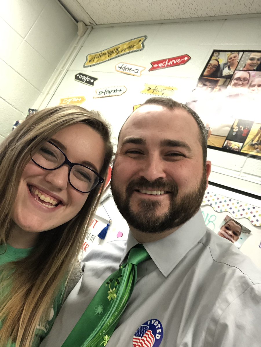 MrCampbellRMS's tweet photo. Every teacher needs friends where they work! #GetYourSelfieToSchool https://t.co/o1VOGORijU