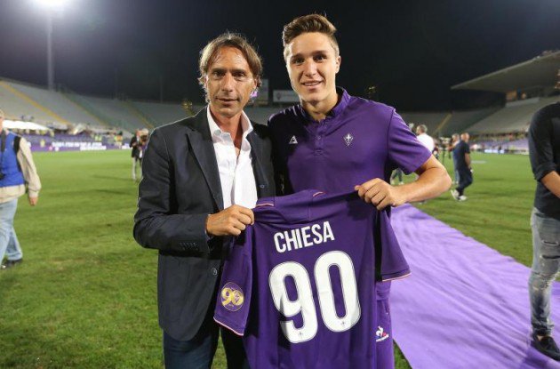 There seems to be a thing with sons of former greats at Fiorentina. Federico Chiesa is the son of former goalmachine Enrico Chiesa, who alos played for Fiorentina when at the height of his powers
