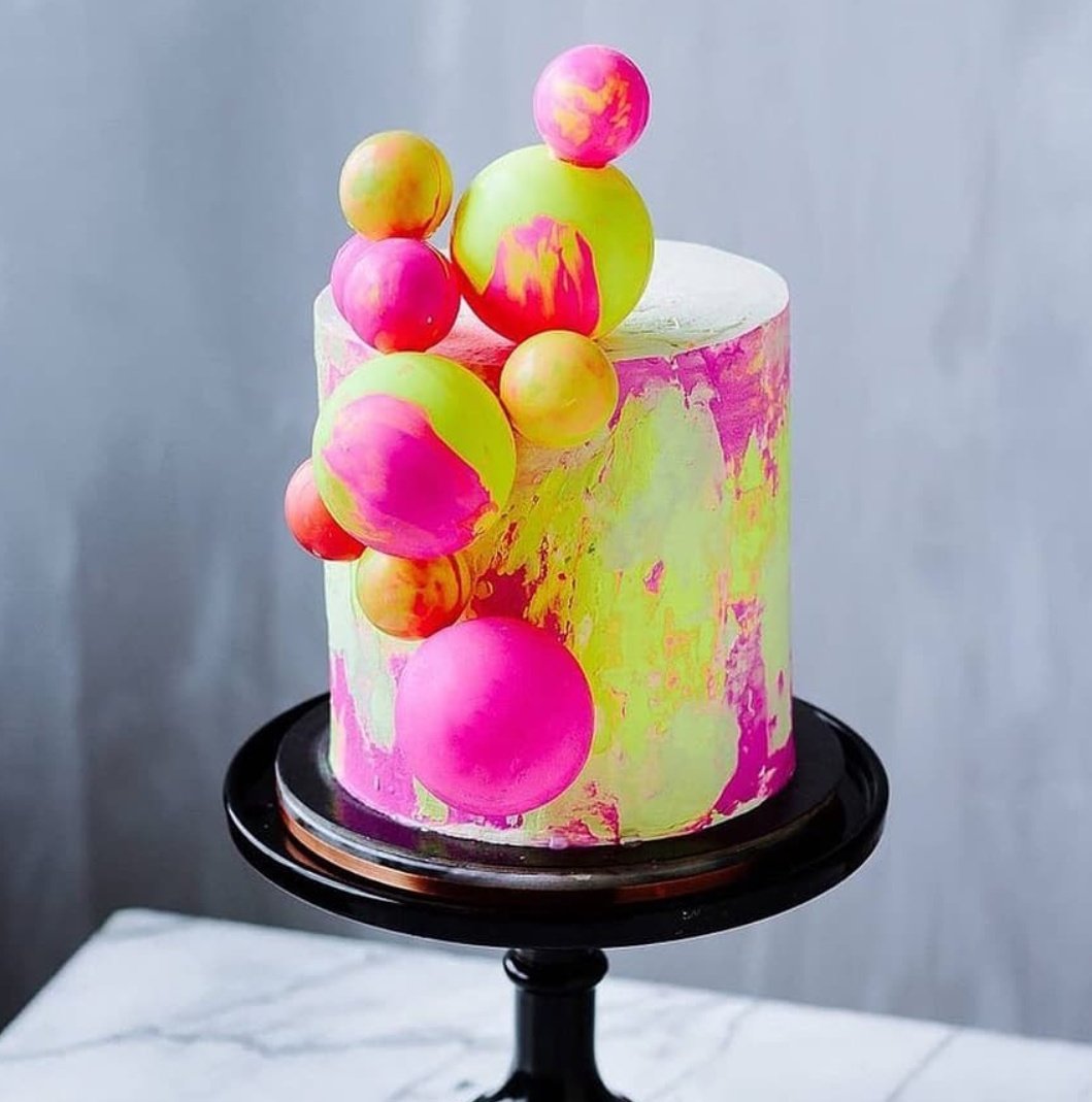 x2Unforgettable's tweet photo. We're lovin' the colors of this modern cake design! 🤹🏼
•
•
•
#Yummy #WeddingDay #Cake #Art #Design #Reception #Dessert #Modern #Bride #Groom #FoodPhotography #Chef #WeddingIdeas #WeddingPlanner #Event #Unique #Tasty #Fun #Wedding #Color #WeddingVenue #UE4U #UnforgettableEvent https://t.co/lBPbIQ32gm