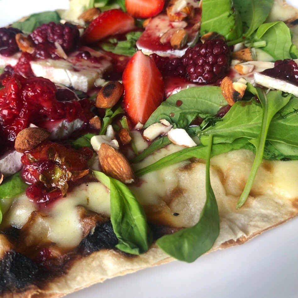 El chef <a href="/daniloTcocina/">danilo ferraz</a> comparte la receta de su pizza especial para #MESAdePrimavera. ¡Probala en <a href="/1893pizza/">1893</a> hasta el 12 de noviembre! goo.gl/CSk8JG