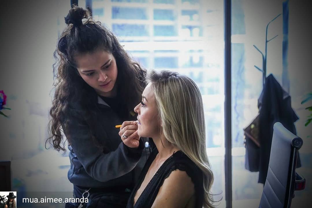 MexicoSamara's tweet image. @Regran_ed from @mua.aimee.aranda  -  Acuérdate y da gracias cuando le pedías al universo lo que querías ser...
#makeupartist  #makeupcharacter  #amaramuerte #seriesmexicanas  #univision #wstudios  - #regrann