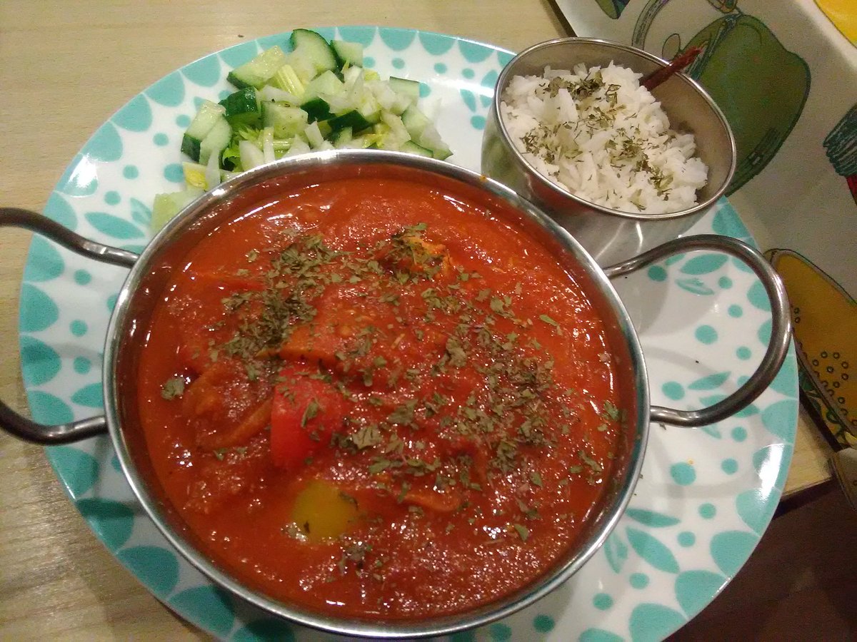 Clairewelshcook's tweet image. Friday supper, #cookedfromscratch chicken balti #organic, #realfood.