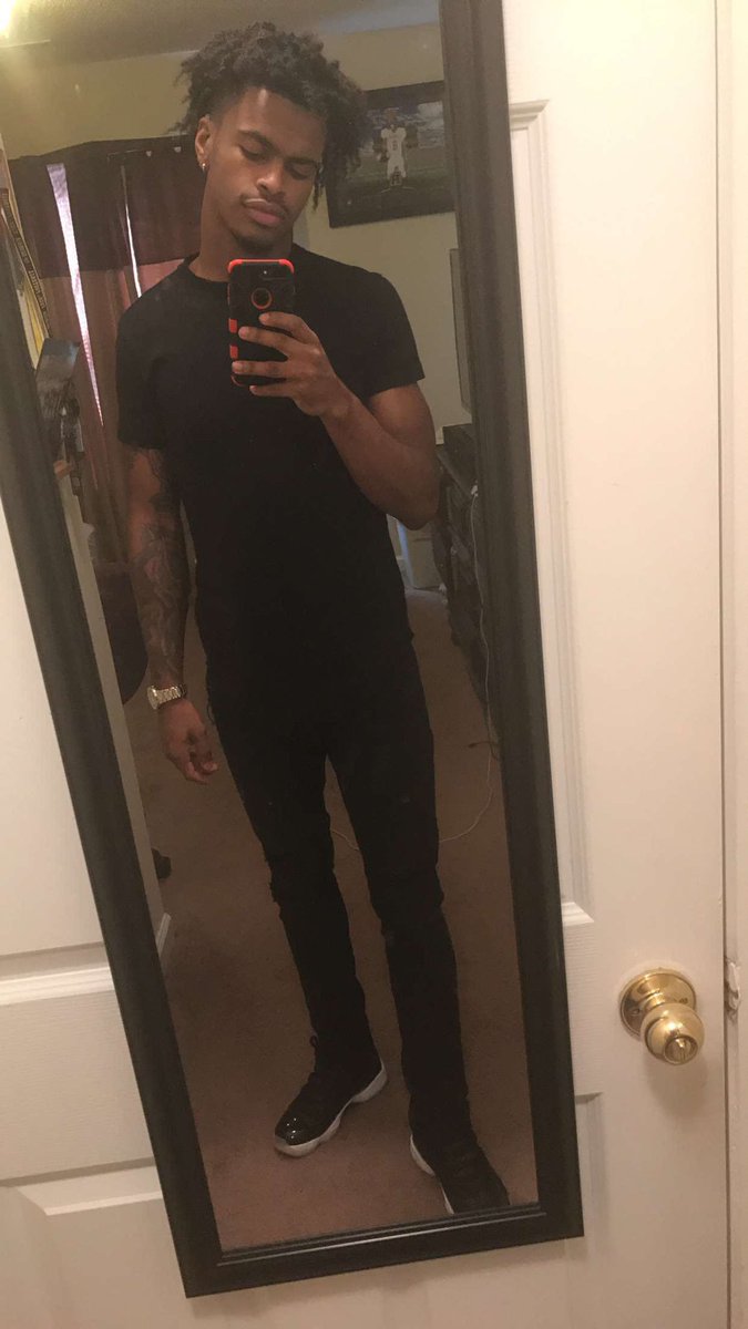 _PapiSteele's tweet image. #HowHardDidPubertyHitYou I still look the same🤣🤷🏾‍♂️