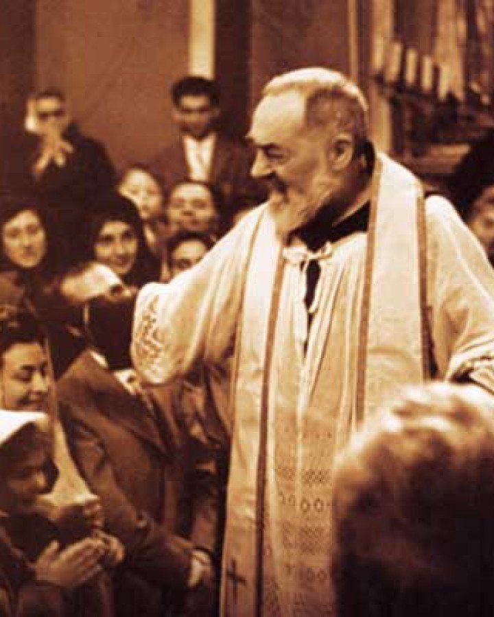 Hoy hemos tenido encuentro del grupo de oración del Padre Pío Arciprestazgo de Torrijos. Una maravillosa y agradable velada en torno al Señor. Paz y bien 🙏🙏