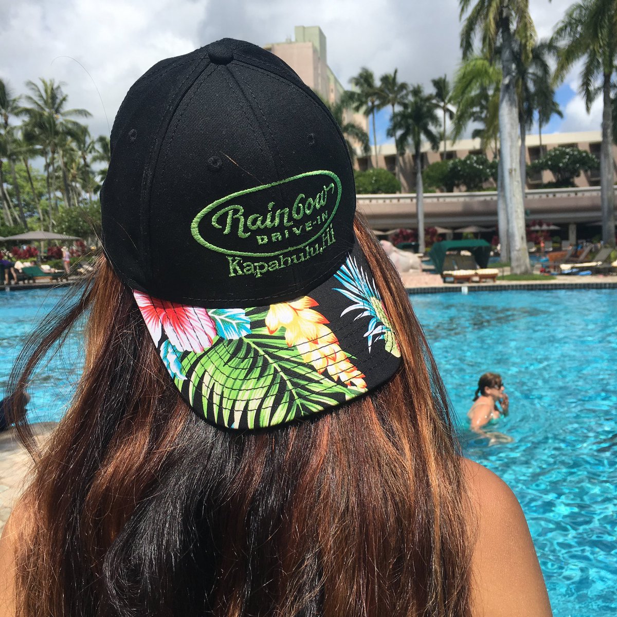 rainbowdrivein's tweet photo. Happy Aloha Friday! #rainbowdrivein
.
.
.
#happyalohafriday #caps #kapahulu #hawaii #mixplate #slushfloat #platelunch #ono #local #cravings #hawaiisbestkitchens #hawaiisfavoritekitchens #madeinhawaii #rainbowtiki #magnets #hawaiiomiyage #cookinsince1961 https://t.co/lekGiayMJq