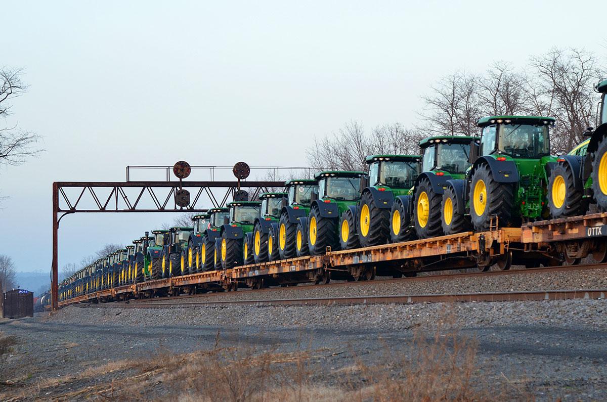 JohnDeere's tweet photo. The World Premiere of the @RodneyAtkins music video “Caught up in the Country” is out https://t.co/pyePhNckSv. Our hearts are #caughtupinthecountry, right along with our customers. https://t.co/x6GmC4Uw4n