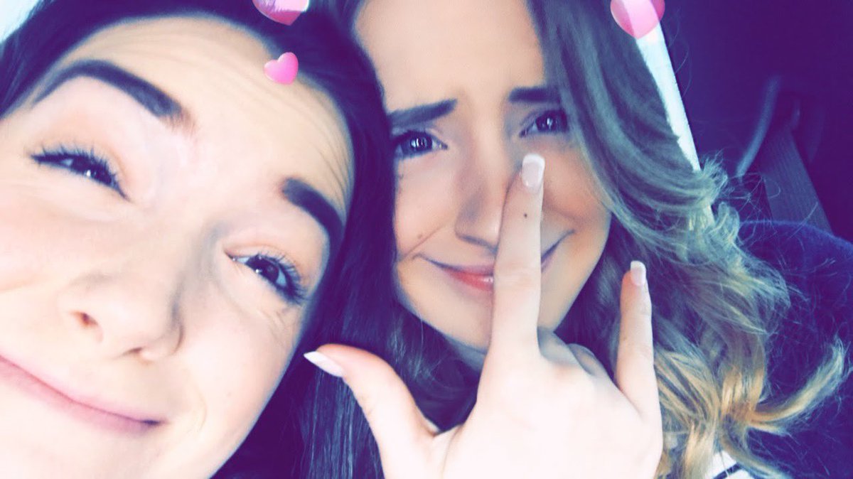 Lauren_ATucker's tweet photo. I SEE MY BEST FRIEND AGAIN IN 12 DAYS 😍😭 @emtuck_08 https://t.co/AuXQ9tNYZy