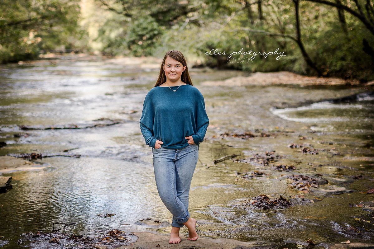 EllesPhoto's tweet image. Who wouldn’t want to be barefoot in this gorgeous creek! I’ve loved watching this gorgeous girl grow up over the years! @FLTripGuides