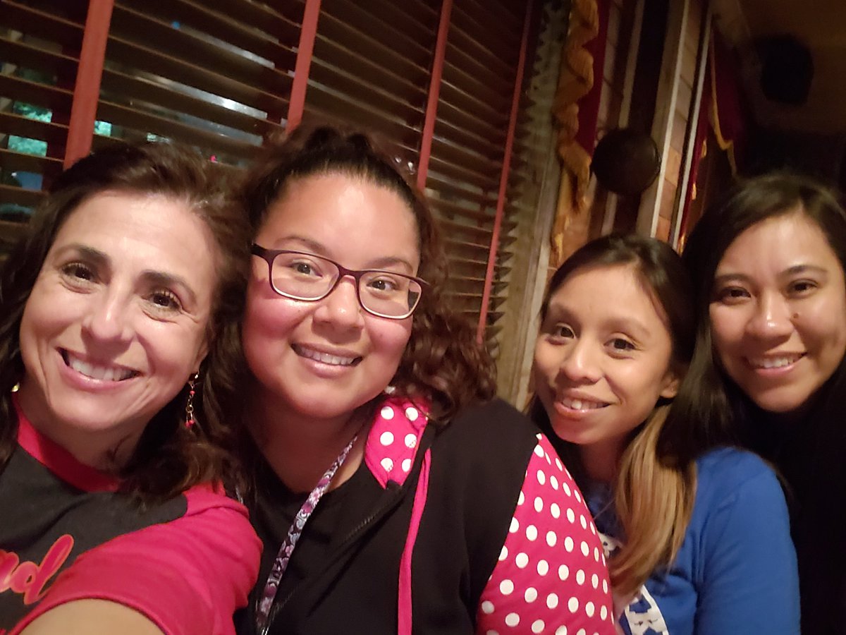 On Friday's we gather and unwind  because teachers need to take care of each other!
#HermosasAmigas #BilingualTeachers #BlessedWithABilingualBrain