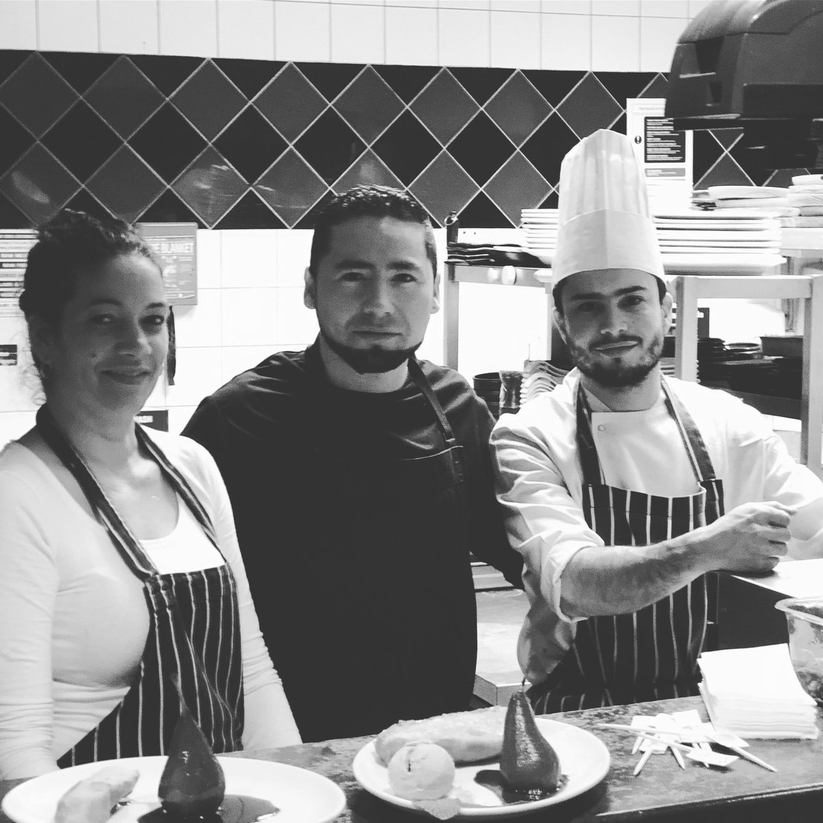 BarcelonaTapas's tweet image. #ChefsAppreciationWeek #team #middlesexsstE1 #cheflife
