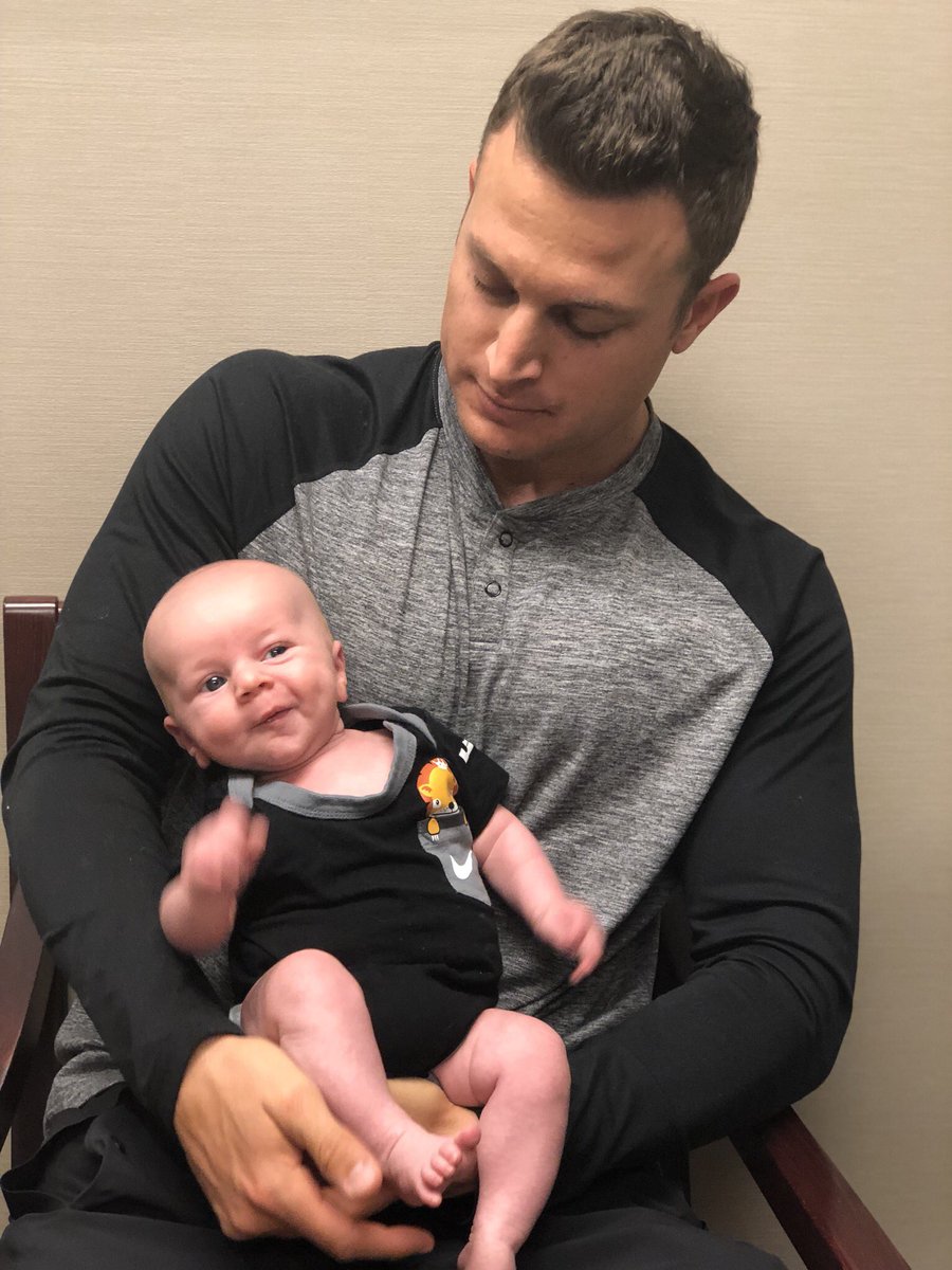 br41bennett's tweet photo. The look when Chan Man gets done eating💪🏼 https://t.co/Qbtp46Wy47