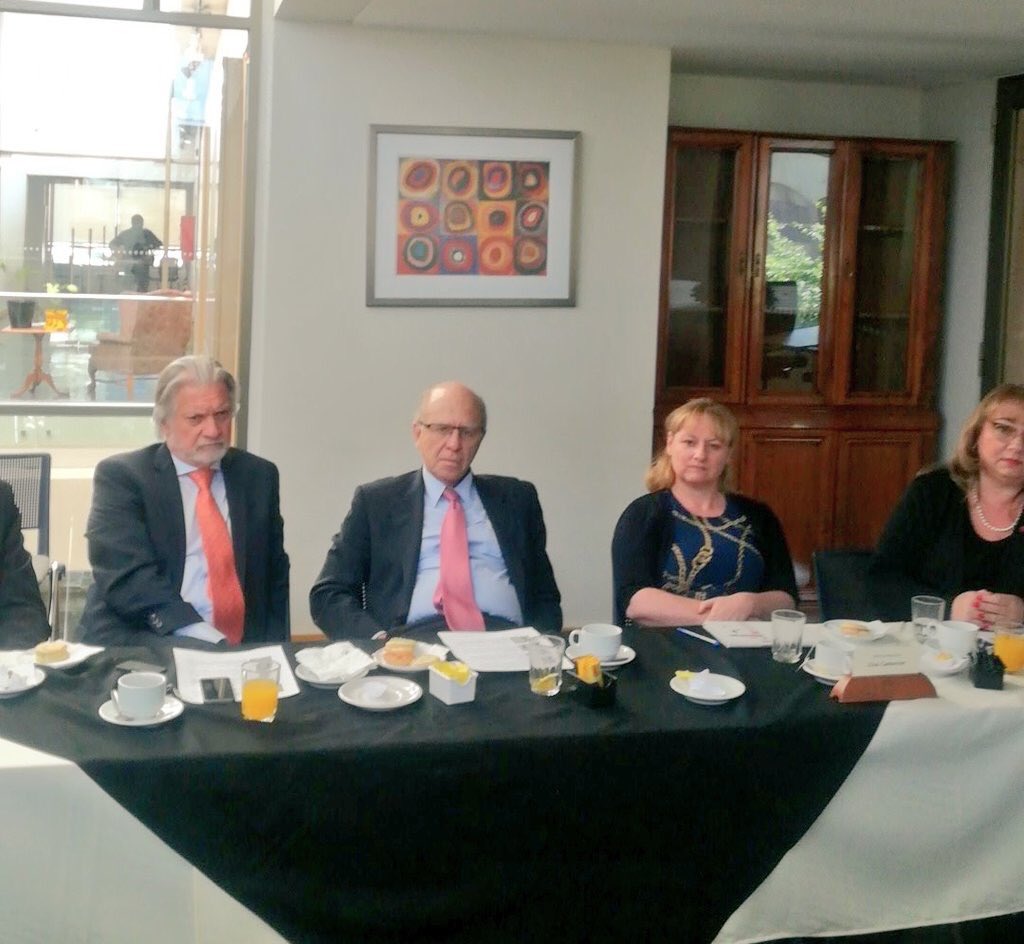 jorgesahd's tweet photo. Tuvimos una excelente conversación sobre el Brexit, migración, guerra comercial y relaciones Chile-UK, junto a la delegación parlamentaria británica @BGIPU. Gracias @JamieBowdenUK por el trabajo en equipo. #UKChile https://t.co/qZO8JmkTxi
