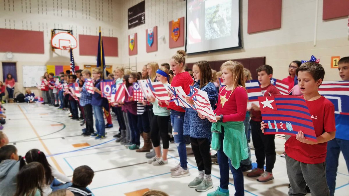MLRMusic_'s tweet photo. Thank you to all our service men and women for your sacrifices for our country! We were proud to honor you this Veteran's Day! #MLRProud #Why305 https://t.co/yoXBrJqcvm