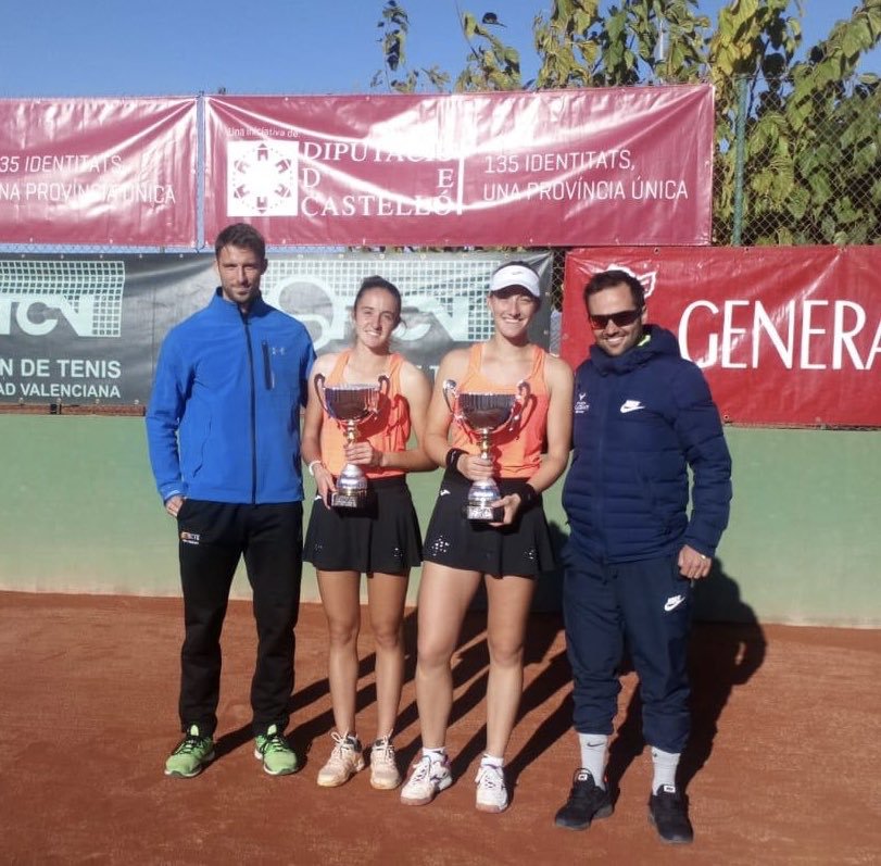 lu_tenis's tweet photo. Gemma Lairon y Rosa Vicens han conseguido en el $15K de 🇪🇸 Vinaroz su primer título de dobles venciendo en la final a 🇪🇸🇷🇴 Bouzó/Rosca 7-6(7) 6-3. Enhorabuena chicas!!! 💪🏻💪🏻👏🏻👏🏻👏🏻🙌🏻 https://t.co/50fAzaMLhL