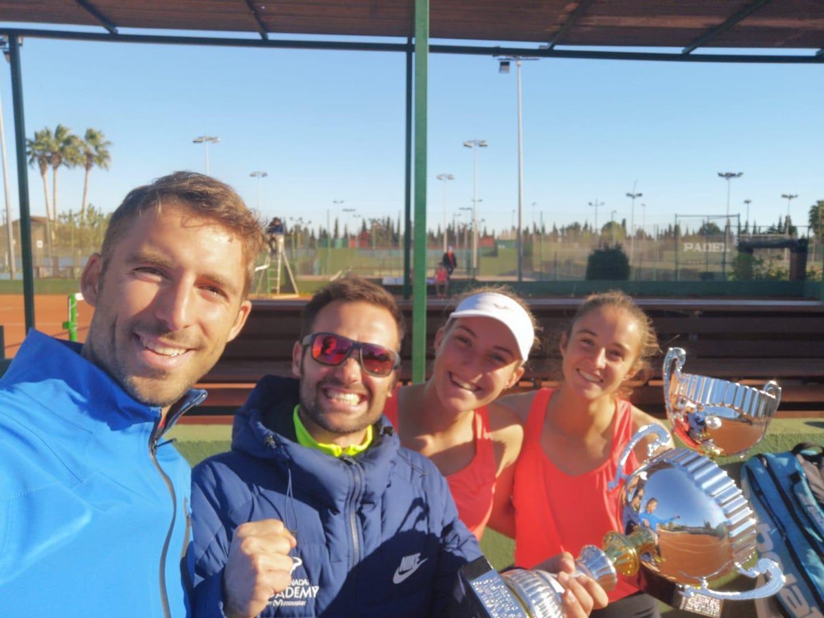 Gemma Lairon y Rosa Vicens han conseguido en el $15K de 🇪🇸 Vinaroz su primer título de dobles venciendo en la final a 🇪🇸🇷🇴 Bouzó/Rosca 7-6(7) 6-3. Enhorabuena chicas!!! 💪🏻💪🏻👏🏻👏🏻👏🏻🙌🏻