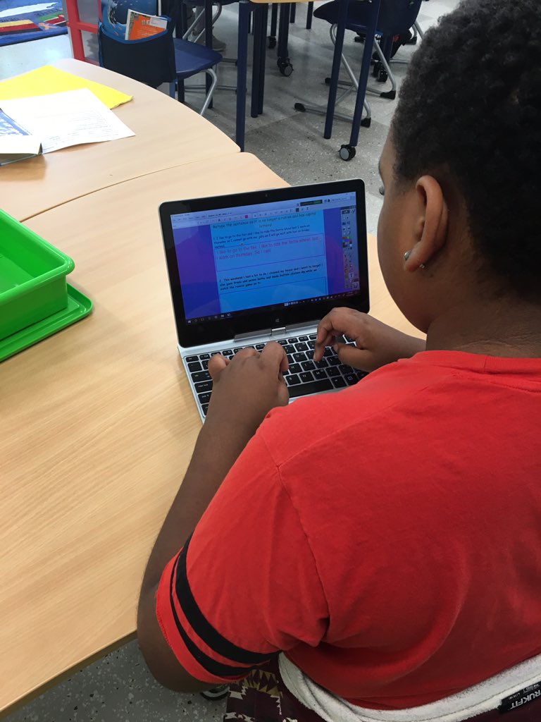 jbarton210's tweet photo. 5th graders working on Word Work to create multisyllabic words and to edit sentences!#developingreadersandwriters @MeganHaberkam @VictoryVillaes https://t.co/tnRxHrnbHc