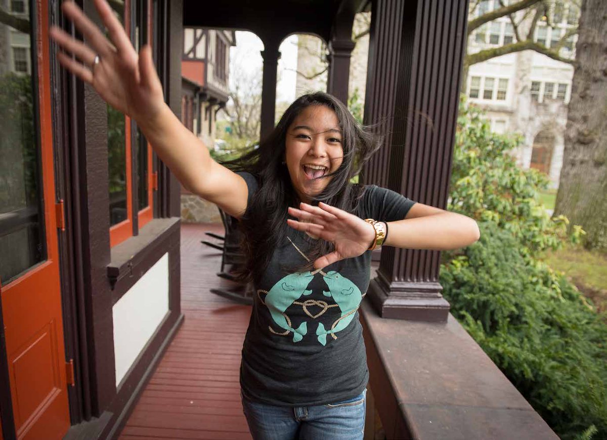 LOYOLAdmission's tweet photo. We can't wait to see you at our @LoyolaMaryland Fall Open House tomorrow! Keep an eye on your inbox in the morning for an email to help make registration quick and easy. #HoundBound #LoyolaMD2023 #VisitLoyola https://t.co/ybViQdazJv