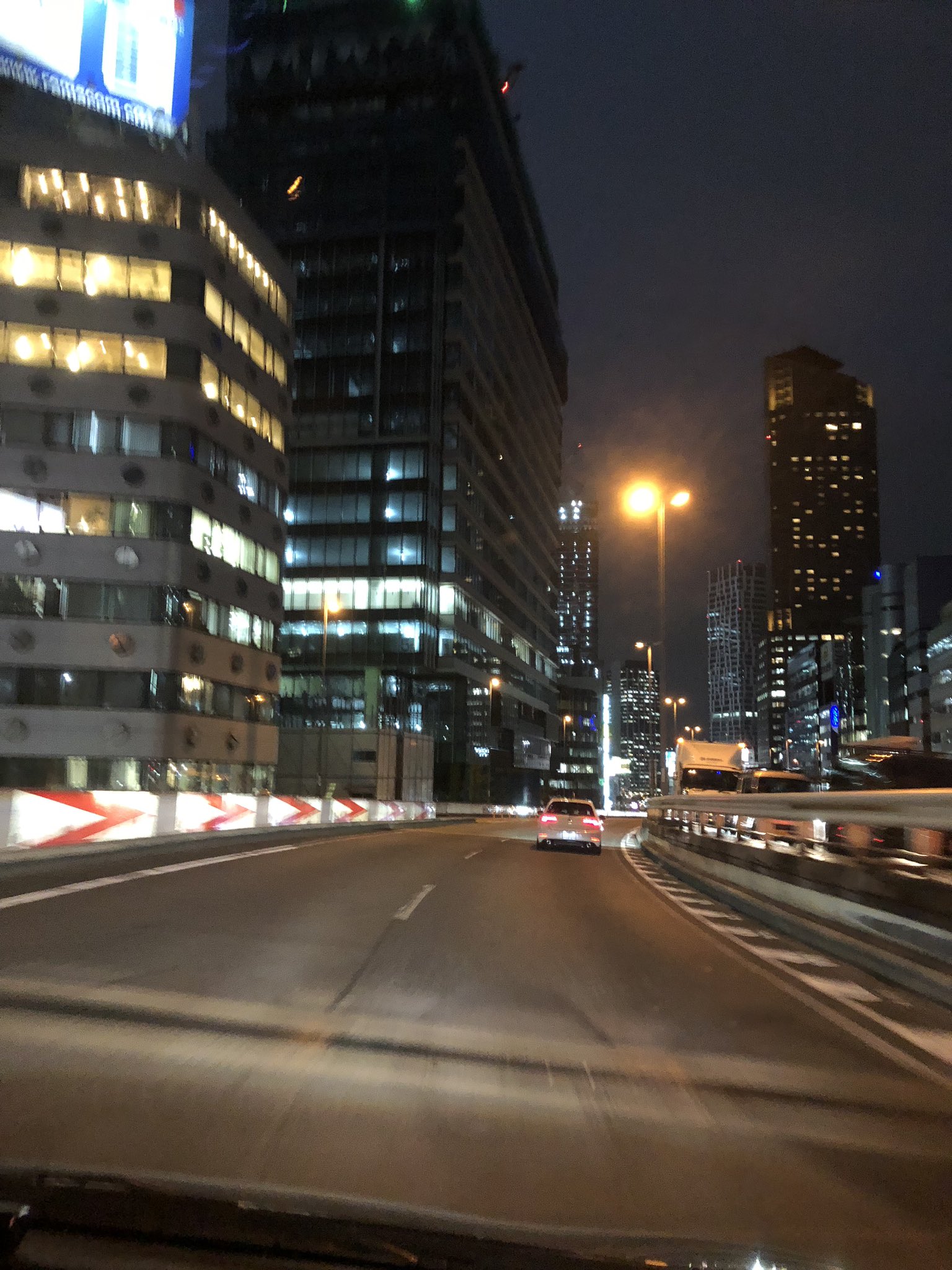 たけちゃん 先日東京までドライブ してきましたが 首都高速の夜はほんま都会 に来たなと感じる オシャレでカッコいー しかも降りたとたん雨 稲垣潤一 ドラマティック レイン イメージ リッジレーサー の気分 アクセル全開 法定速度