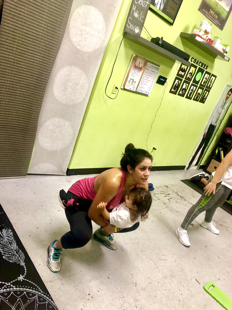 When you have to bring your daughter to a work out class and she wants to be held so you pick her up and squat with her! 💪
.
.
#noexcuses #momlife #fitnesswithkids #circuittraining