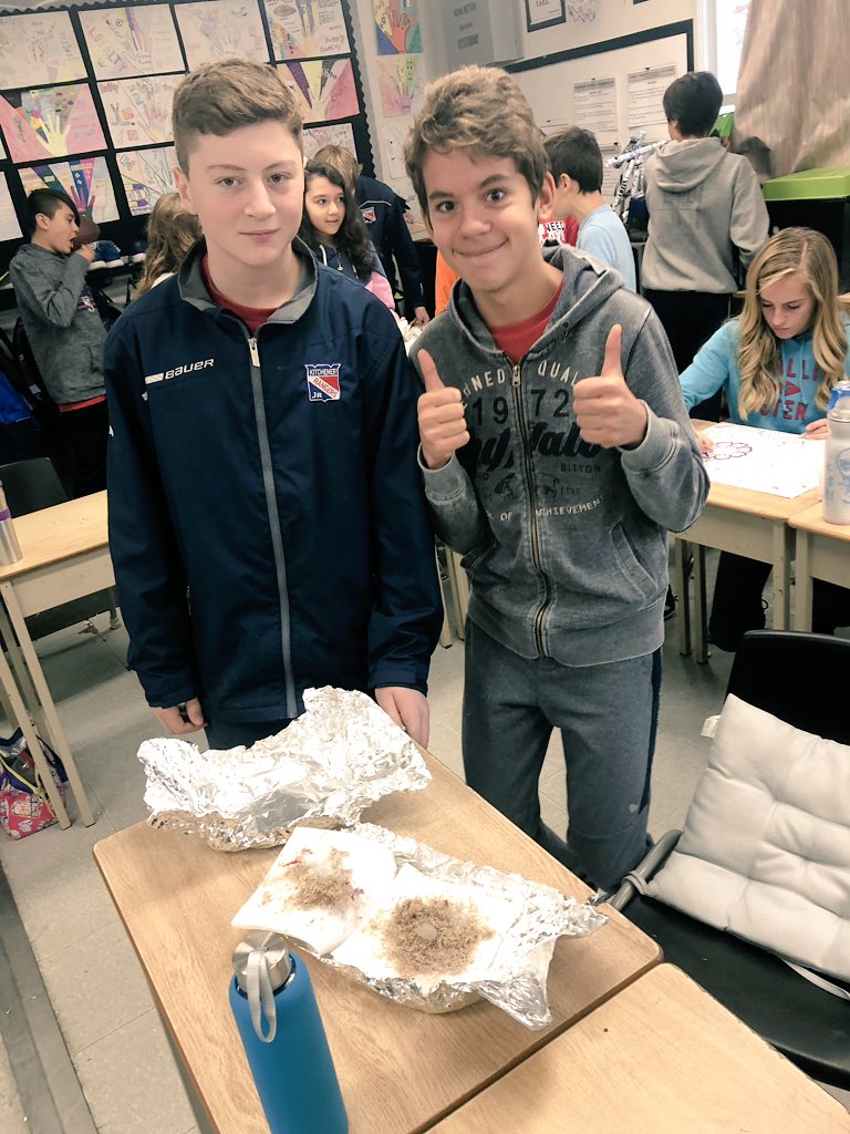 grade8kateri's tweet photo. Scientists hard at work! #reducingheattransfer #icedevice #dontmelttheice https://t.co/3fmqzxAJlV