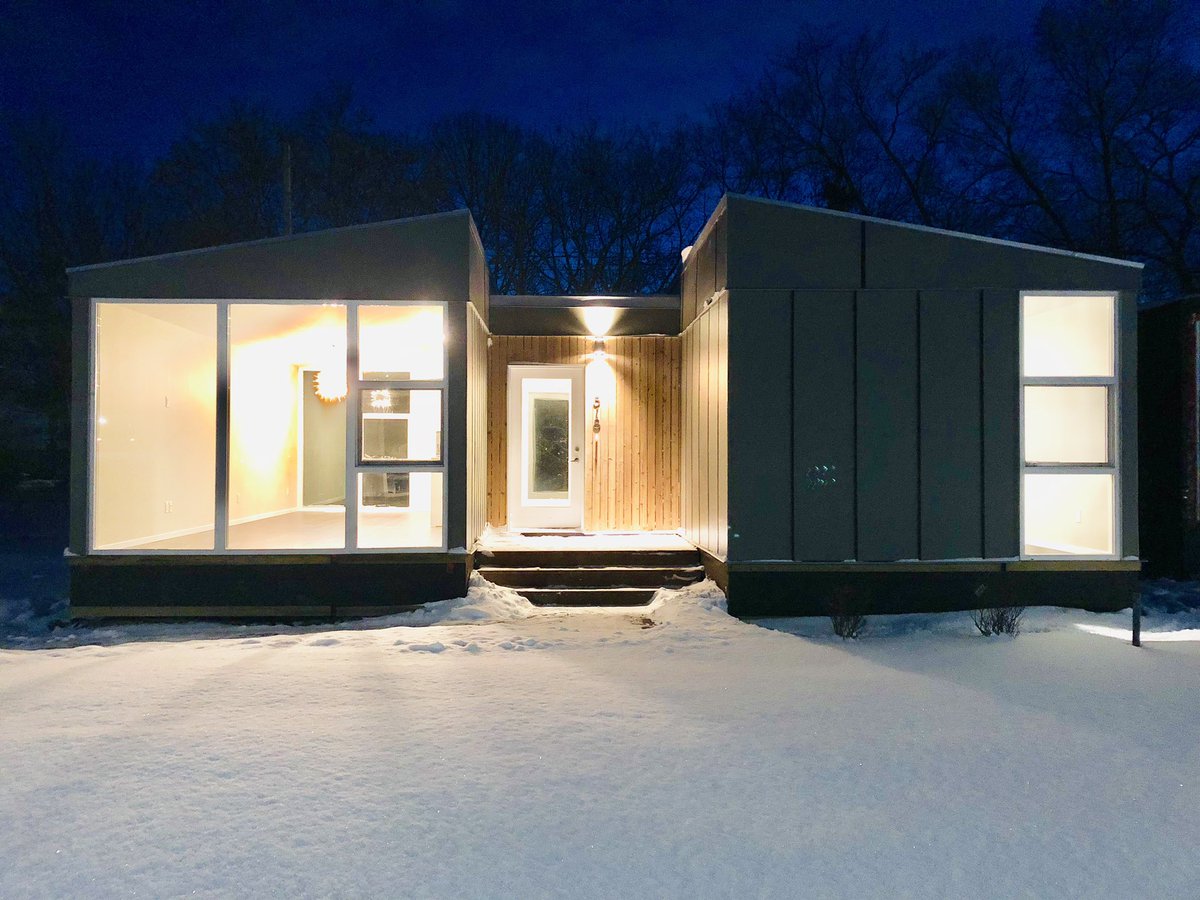 mezzo_homes's tweet image. Even the snow couldn’t stop another  Mezzo Home possession day in Selkirk! Still a few spots available for the VIP showing day tomorrow. Book your time with @jeremy_zdrill now before they are all fill up!