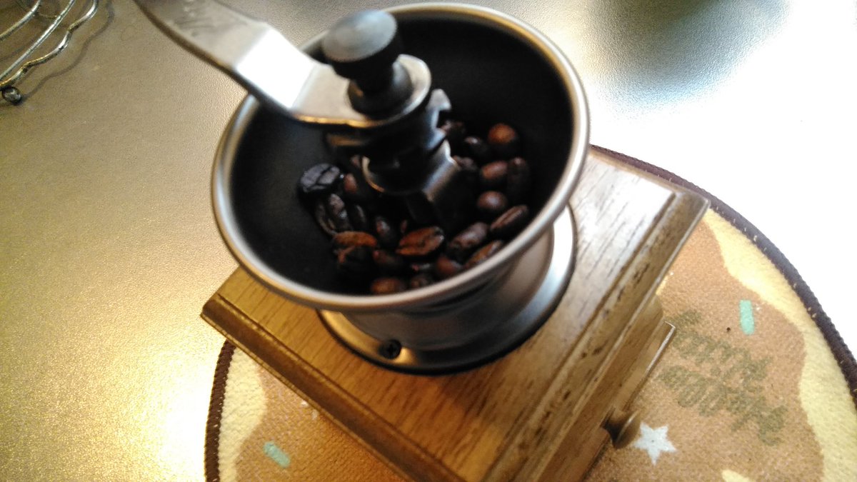 rio196410's tweet photo. 美味しくな~れ...๛ก(ー̀ωー́ก)
定番の一杯☕
#ミルでガリガリの音が好き
#MYcoffeetime https://t.co/8d2IDv1A5B