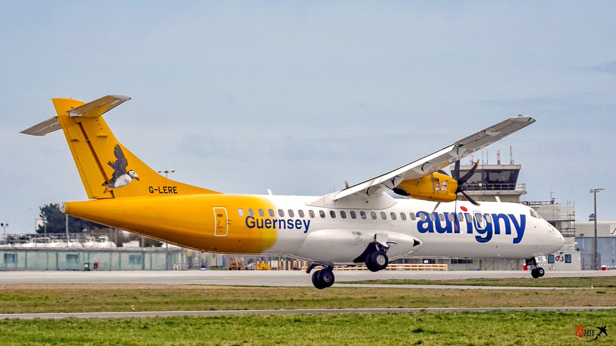 29Aviation's tweet photo. https://t.co/j8oVVHMB6m An #Aurigny #ATR72 fighting the gale force cross winds at #Guernsey #Airport this afternoon. #MyAurigny #ATRAircraft #Aviation #AvGeek #Plane #Pilot #Propjet #Aircraft #Airplane #Airline #Weather #Storm #MegaPlane #GCI #Briatol #BRS #Avion #Flugzeug https://t.co/03jJAgFYqe