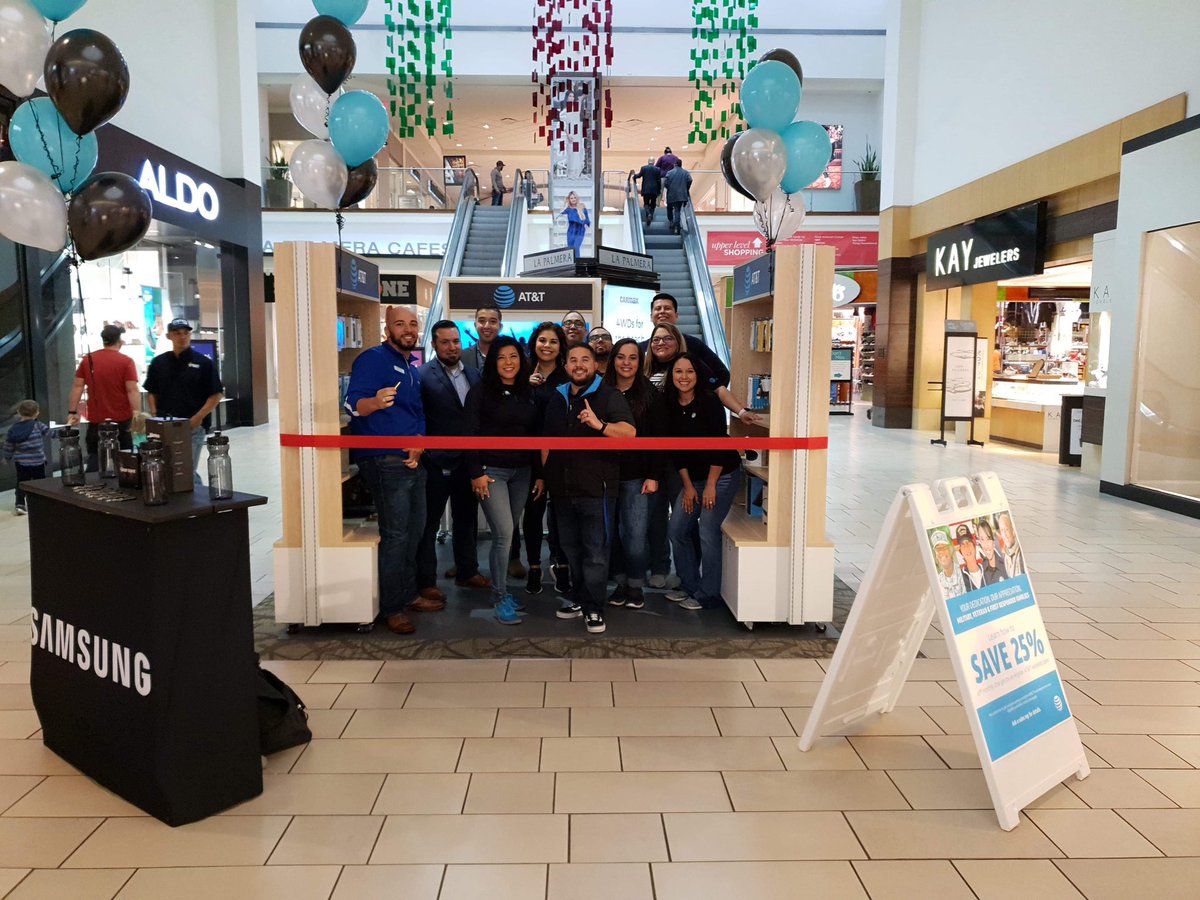 CoachJBrazil's tweet photo. Congrats to the Corpus Christi AT&T Moore Plaza location opening up a holiday pop up in @LaPalmeraMall. Lets continue to #WinAsOne this holiday season! #TMKU X #SamsungCC #Note9SPenPhoto
@Krivs14 @samsungsamiam https://t.co/avgf6cRORF