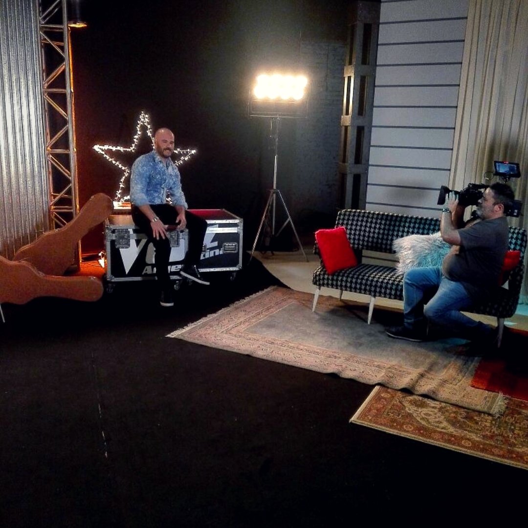 Por salir al escenario a dejar el corazón. GRACIAS a todos!!

#LaVozArgentina #TeamSole
