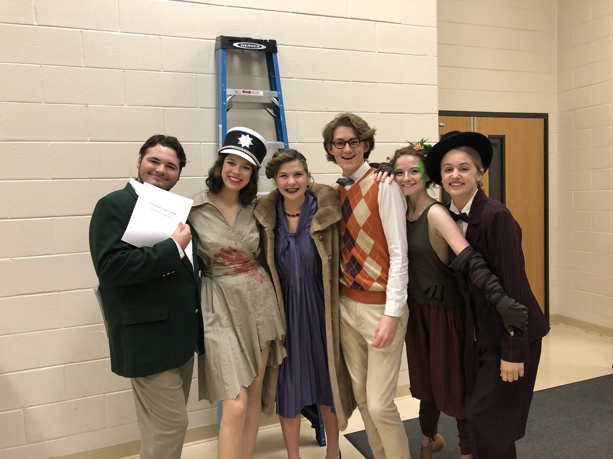 BradleyHS's tweet photo. Shakespeare in Hollywood is sold out tonight!! https://t.co/nMeSQN48Yg