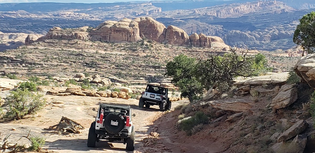 JeepDaddyInc's tweet photo. Where we going? I'll follow you anywhere bro!!
#emortalcustoms #dixie4wheeldrive #synergymfg #currieenterprises #moab #GoldenSpike #Utah #LetTheWeekendOfficiallyBegin #dillydilly #jeeping #37s #JDi #JeepDaddyInc #jeeplife #jeepwrangler #Legendary1941 #wickedjeepsnewmexico #Stoked https://t.co/3L2qxLkWpa
