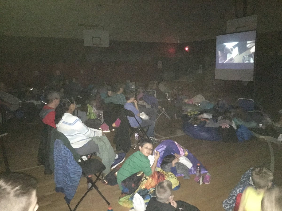 MichaelGelmi's tweet photo. Friday night Page Elementary movie night @PageElementary #tkstrong https://t.co/mClCWYVq74
