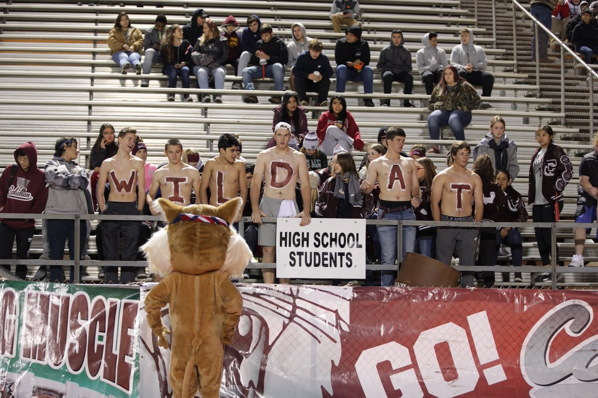 Rach_Clow's tweet image. It’s a chilly night but these ultra fans have pleaded to be shirtless for the entire @CalallenCats game against Port Lavaca Calhoun at Phil Danaher Field at Wildcat Stadium.  Be sure to folo @callersports and 
bit.ly/2MJRwhX #stxhsfb