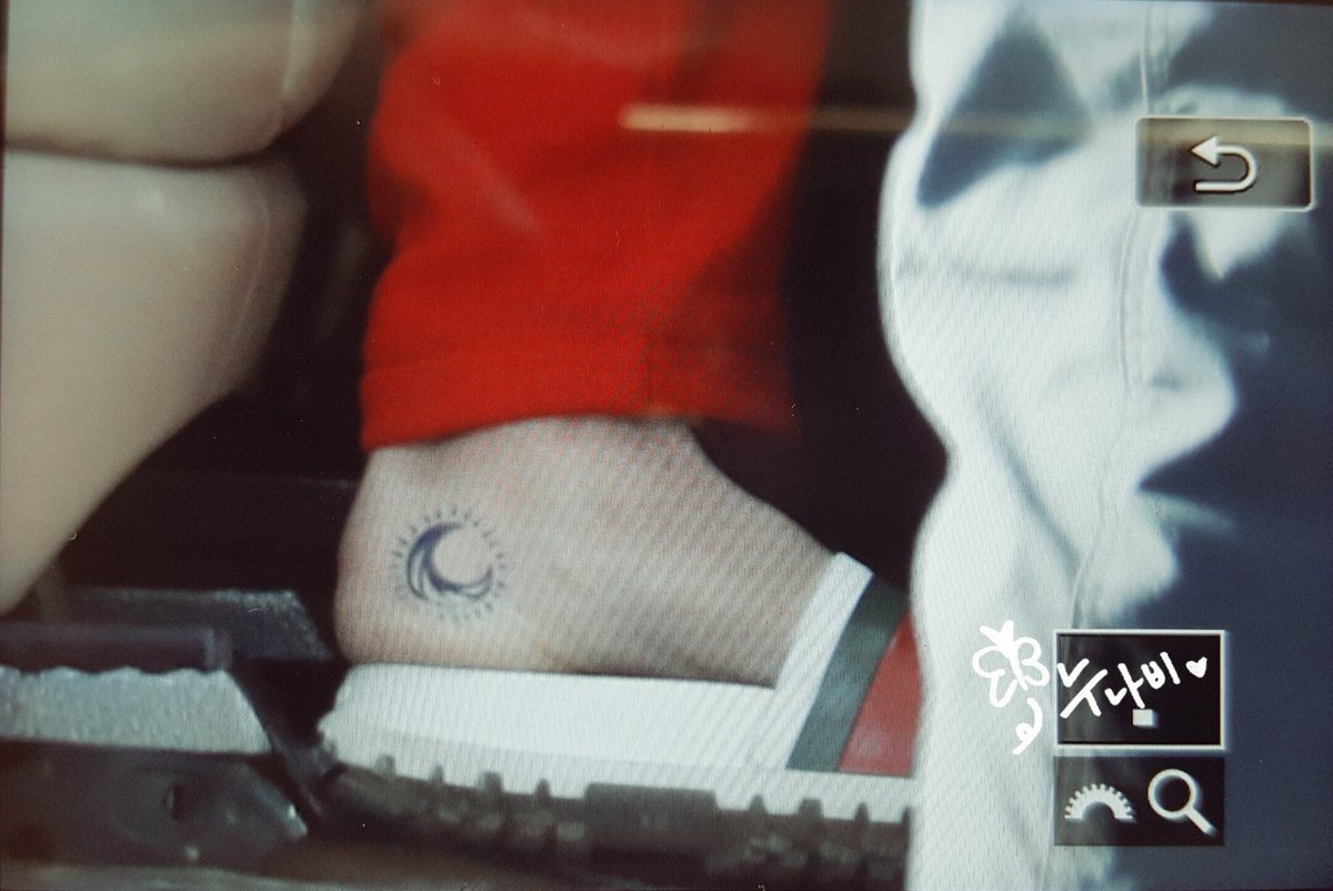 rememberwhenbts's tweet photo. remember when everyone thought tae had a tattoo done https://t.co/WmCmFZ2J1y