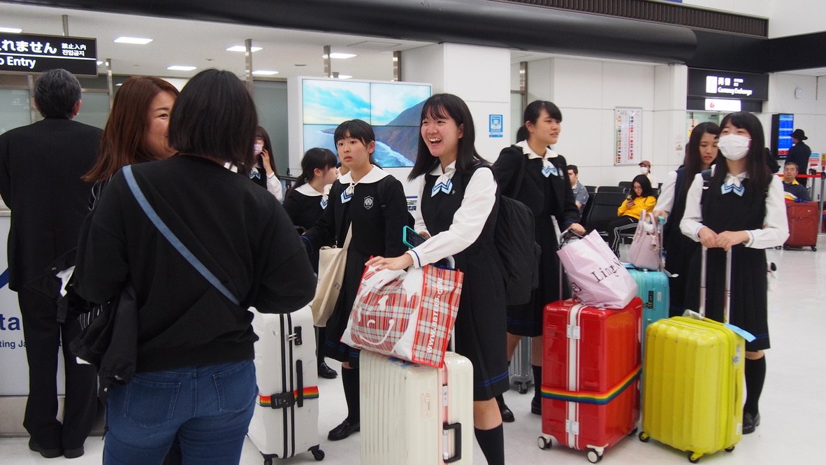 瀧野川女子学園中学高等学校 Twitter પર ごきげんよう 高校２年生のハワイ諸島修学旅行も 無事最終日を迎えました たくさんの思い出を作り 充実した１週間を過ごしました ハワイ 修学旅行 瀧野川女子学園 パンケーキ パイナップル