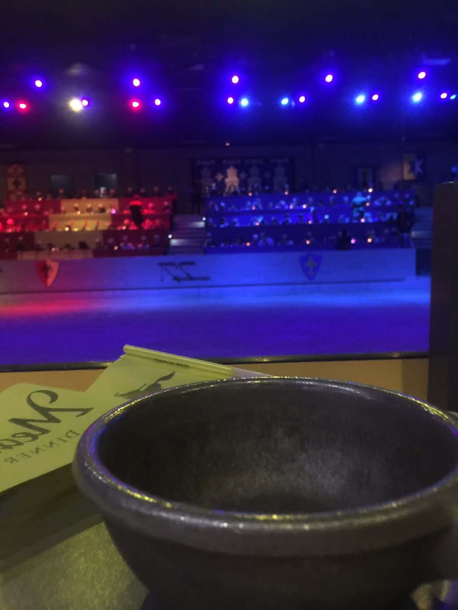 RkyXsp's tweet photo. At Medieval Times!! Show’s about to start, HYPE!!! https://t.co/ydWiaCTQVY