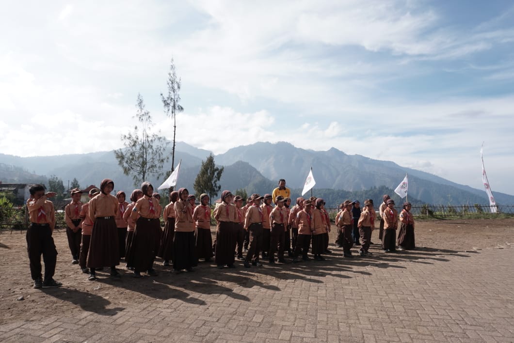 Salam dari adik-adik SDN Ngadas 2, selamat hari pahlawan!