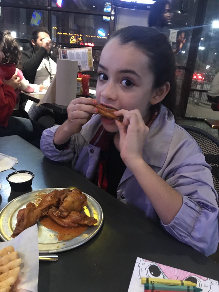 em_s1391's tweet image. @Pluckers for the birthday babes 😘😍💕 #wingaddict