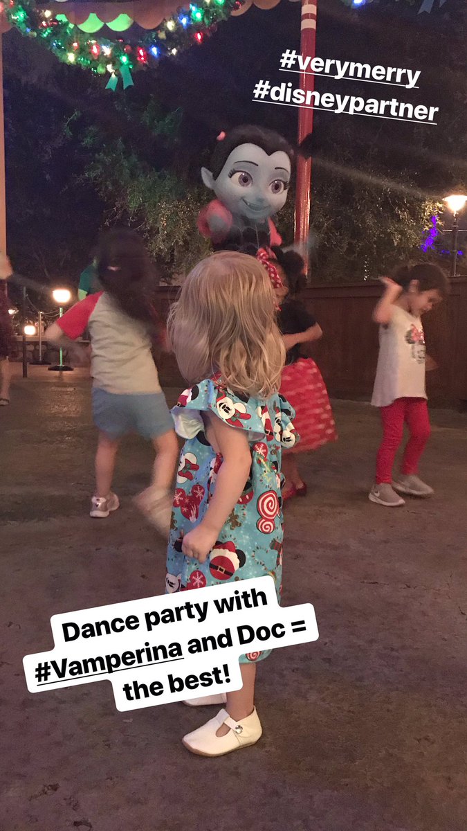 SuburbanMomClub's tweet image. Checking out the Disney Junior dance party with #Vamperina &amp;amp; #DocMcStuffins. It’s toddler approved fun. #verymerry #disneypartner #mvmcp