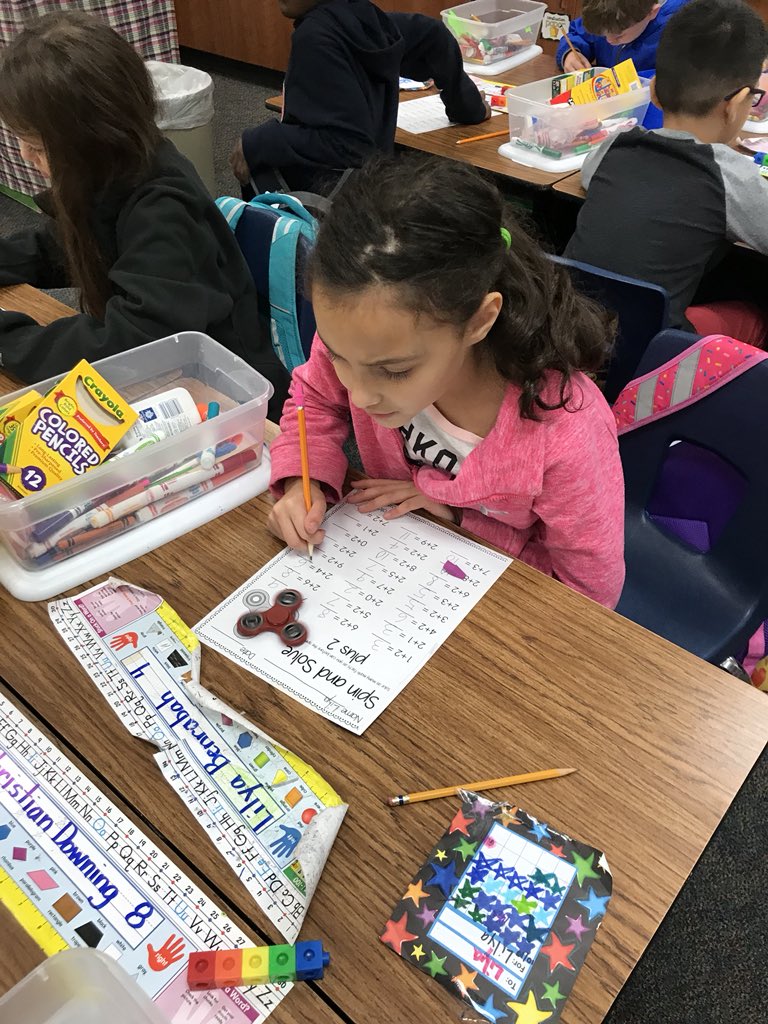 KristenDBelcher's tweet photo. Who said math isn’t fun?? #fidgetspinnermath #lamarleopards @LeopardsLead @CgarlingerCyndi https://t.co/pi0YBKT9dF